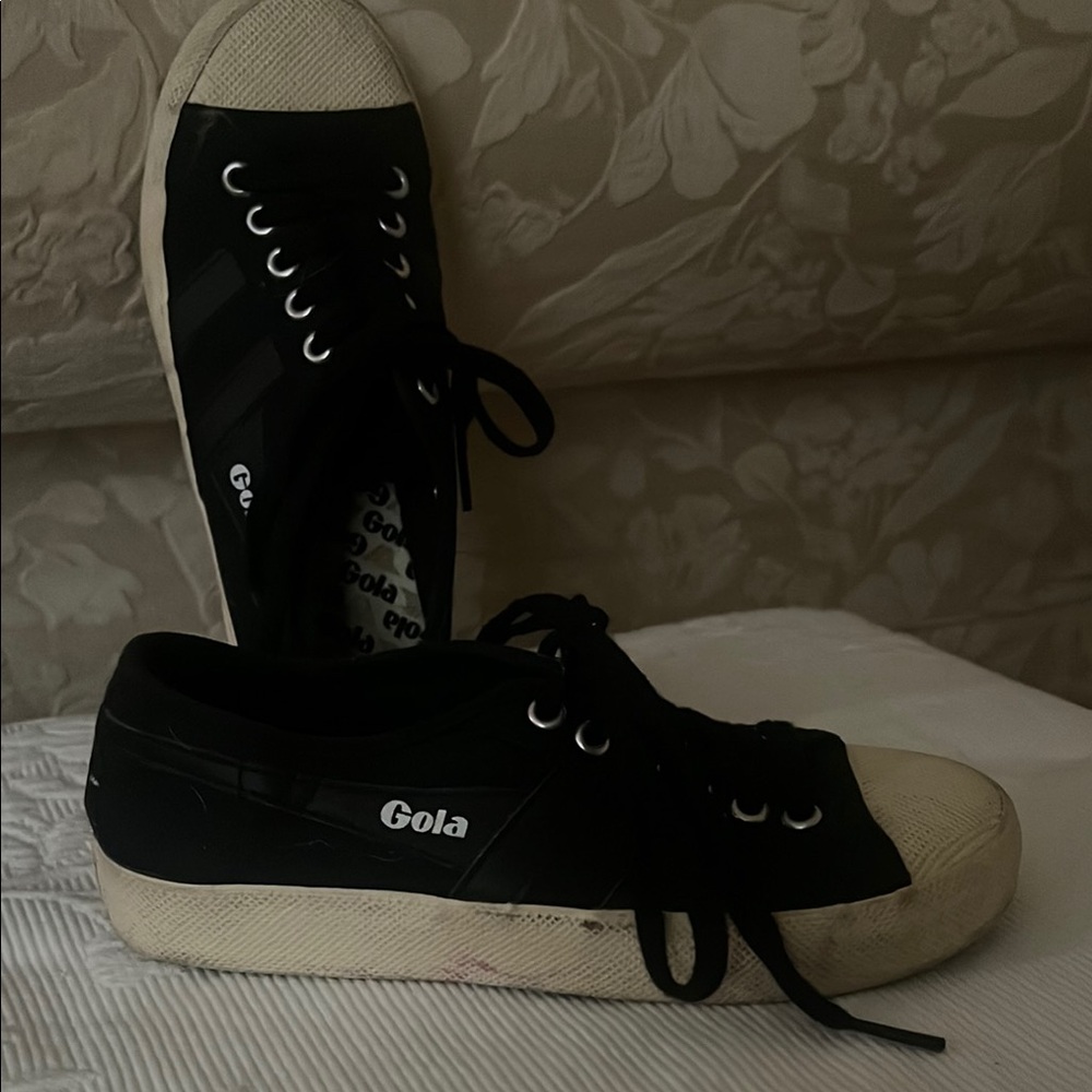 Gola Black Sneakers